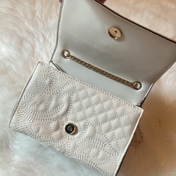NWT Ruby Collection Cream Quilted Crossbody Handbag! - Picture 5 of 11